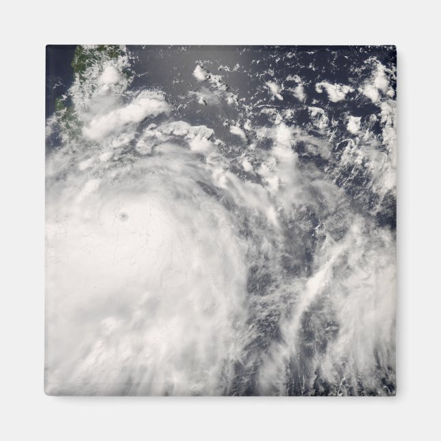 Aimant Le typhon Fengshen au-dessus des Philippines (Devant)
