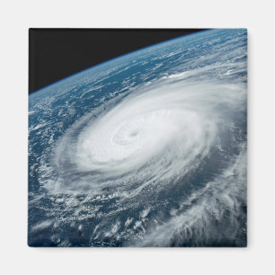 Aimant Le typhon Hinnamnor.