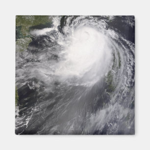 Aimant Le typhon Nuri approche de la Chine