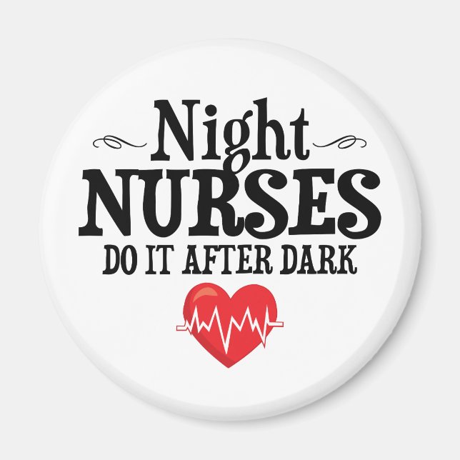 Aimant Les Infirmières De Nuit Le Font Après La Sombre (Devant)