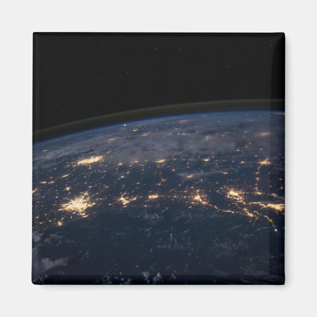 Aimant Les Lumières De La Ville Du Sud Des États-Unis. (Devant)