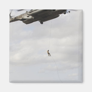 Aimant Les pararescuemen de l'Armée de l'Air conduisent