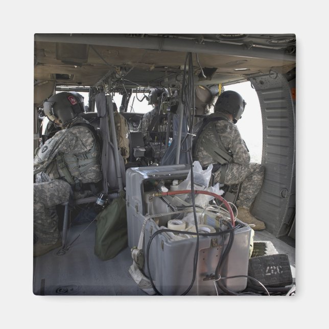 Aimant les soldats surveillent les dangers (Devant)