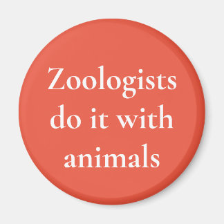 Aimant Les zoologistes le font avec les animaux