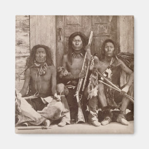 Aimant L'Indien trois brave, photographié par l'anglais