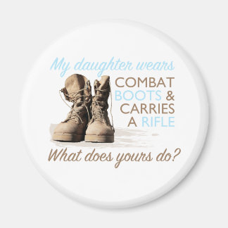 Aimant Ma fille porte des bottes de combat
