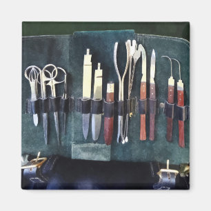 Aimant Médecins - Instruments chirurgicaux Circa Guerre c