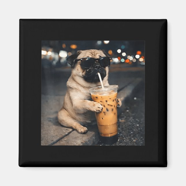 Aimant Mème drôle de Pug buvant du café glacé humour de c (Devant)