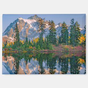 Aimant Mont Shuksan reflété dans le lac Reflection