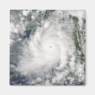 Aimant Mouvements de Giri de cyclone à terre au-dessus d