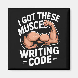 Aimant muscles drôles écrivant du code disant programmeur