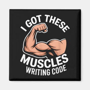 Aimant Muscles drôles écrivant du code disant programmeur