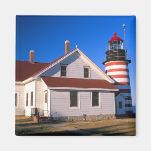 Aimant NA, États-Unis, Maine.  Phare de West Quoddy à pro