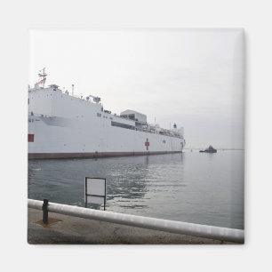 Aimant Navire hospitalier du Commandement maritime milita