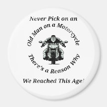 Ne jamais choisir un vieil homme sur une moto