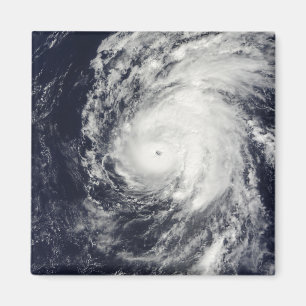 Aimant Ouragan Neki à l'ouest d'Hawaii