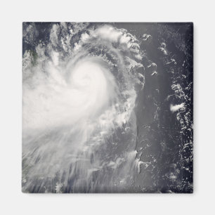 Aimant Ouragan Nuri approchant les îles philippines