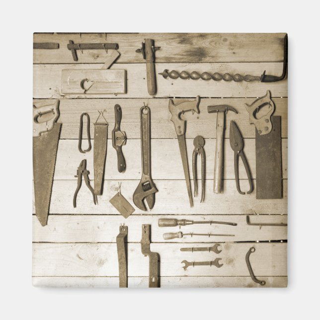Aimant Outils sur mur en bois (Devant)