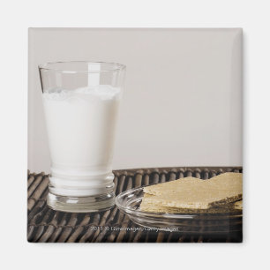 Aimant Plaque de snacks avec un verre de lait