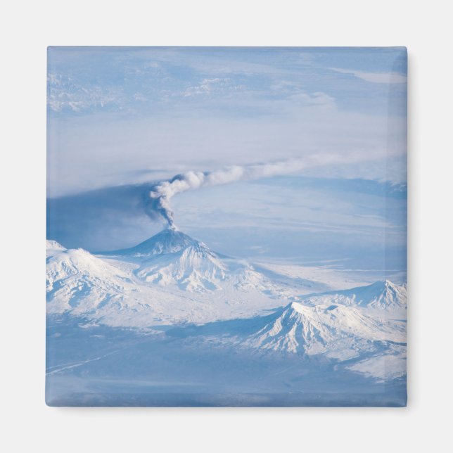 Aimant Plume Émanant Du Volcan Kliuchevskoi. (Devant)