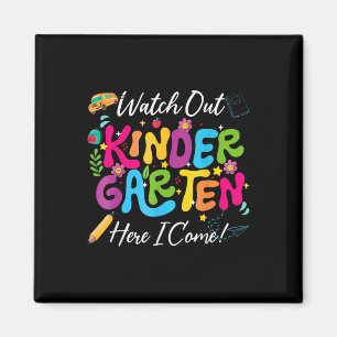 Aimant Retourner À L'École Suivre Le Jardin D'Enfants Ici