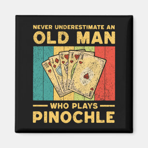 Aimant Sous-estimer un vieil homme qui joue au Pinochle