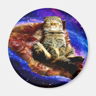 Aimant Space cat couché sur une pizza
