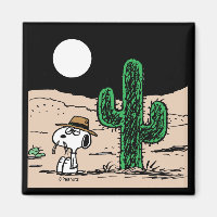 Spike dans un désert illuminé par la Lune