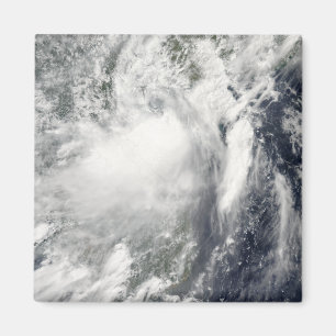 Aimant Tempête tropicale Conson approchant le Vietnam