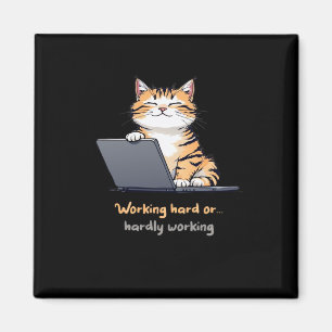 Aimant Travailler Un Chat Dur Ou Difficile À Travailler