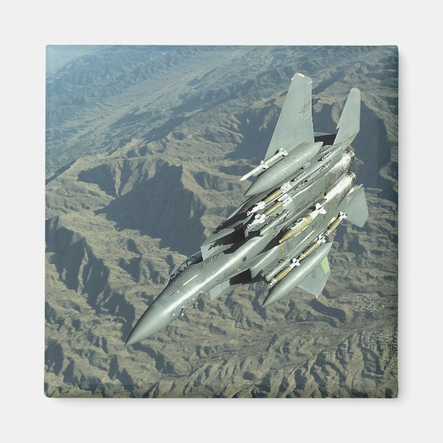 Aimant Un aigle de frappe F-15E de l'armée de l'air améri (Devant)