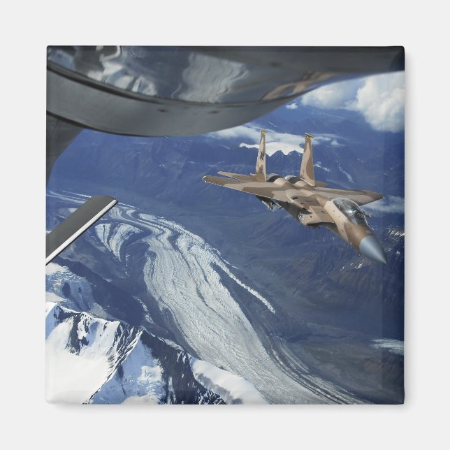 Aimant Un aigle F-15C de l'armée de l'air américaine se p (Devant)