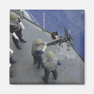 Aimant Un marin des USA met le feu 50 à un calibre M2HB