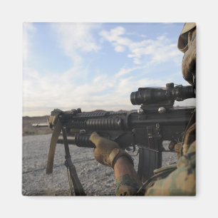 Aimant Un soldat se fixe pour tirer sur une cible