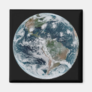 Aimant Une Chaîne Perdue De Cyclones Tropicaux