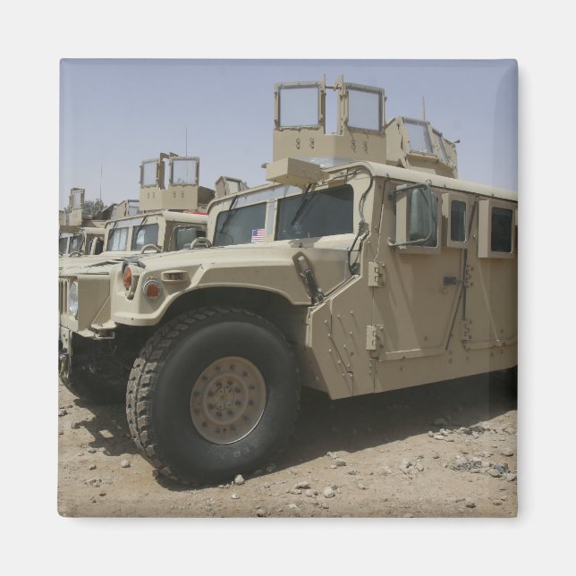 Aimant Une rangée d'humvees de la politique militaire de  (Devant)