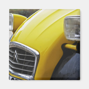 Aimant Une vieille Citroen 2CV 2 CV noire et jaune, détai