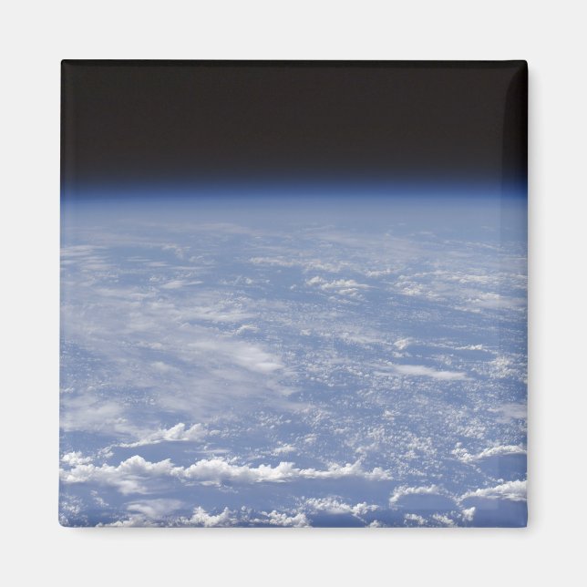 Aimant Une vue oblique de l'atmosphère terrestre (Devant)