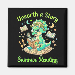 Aimant Unearth a Story Lecture d'été 2026 Triceratops