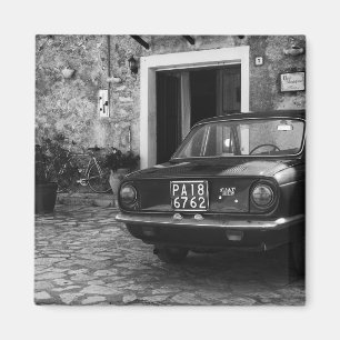 Aimant Voiture Vintage FIAT en Italie en monochrome