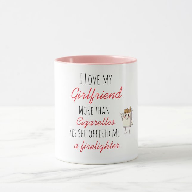 Aime ma petite amie drôle Mug (Centre)