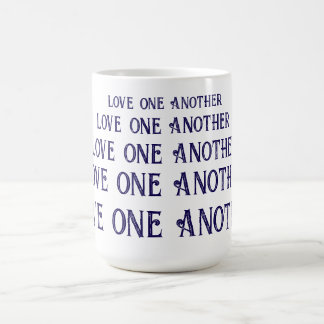 Aimez-vous les uns les autres tasse à café