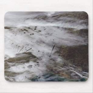 Aircraft dissipation trails mouse pad