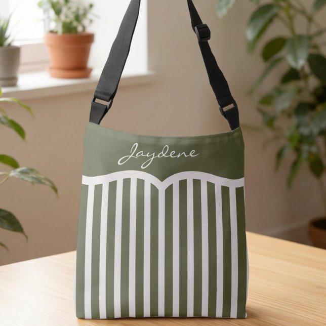 Ajustable Sac Monogrammé à Rayures Vert Olive (White and green stripes meet black hardware for a sleek, travel-ready look. Customize the name area.)