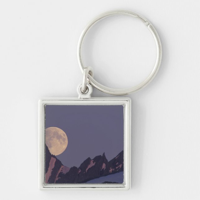 Alaska, Chugach Mountains Full moon rises Keychain (Front)