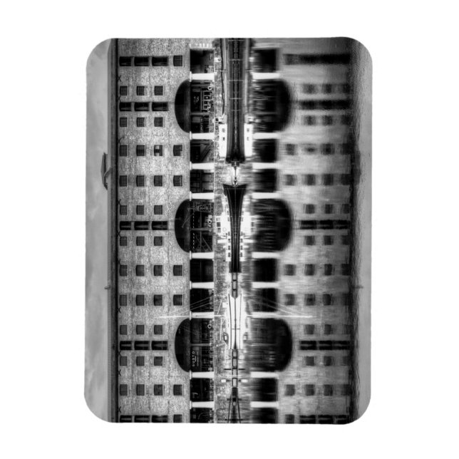 Albert Dock Liverpool Magnet (Vertical)