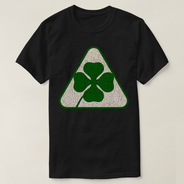 alfa romeo quadrifoglio T-Shirt (Design Front)