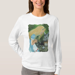 Alice dans le long T-shirt de douille du pays des
