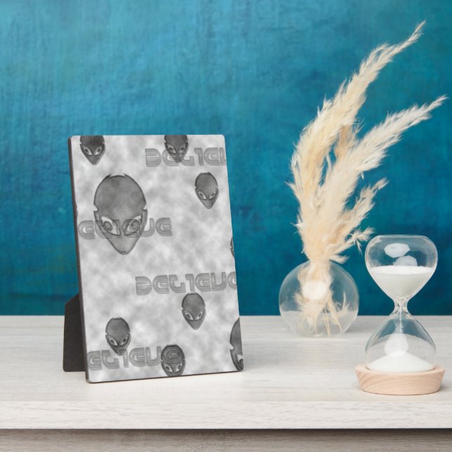 Alien Believe Plaque (Side)