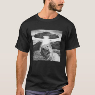 Alien Dog UFO Dog Selfie With UFO Labrador Dog Fun T-Shirt